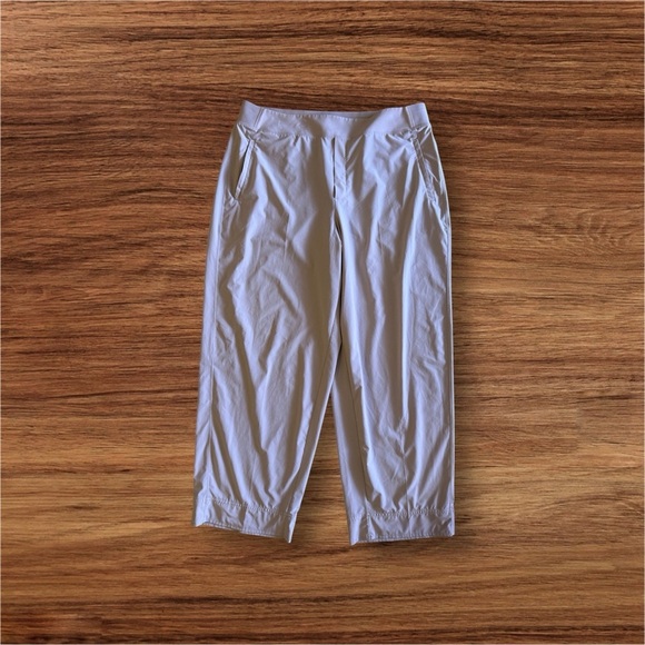 Athleta straight-leg joggers in size 18. These pants have a relaxed fit, a wide - Picture 4 of 16